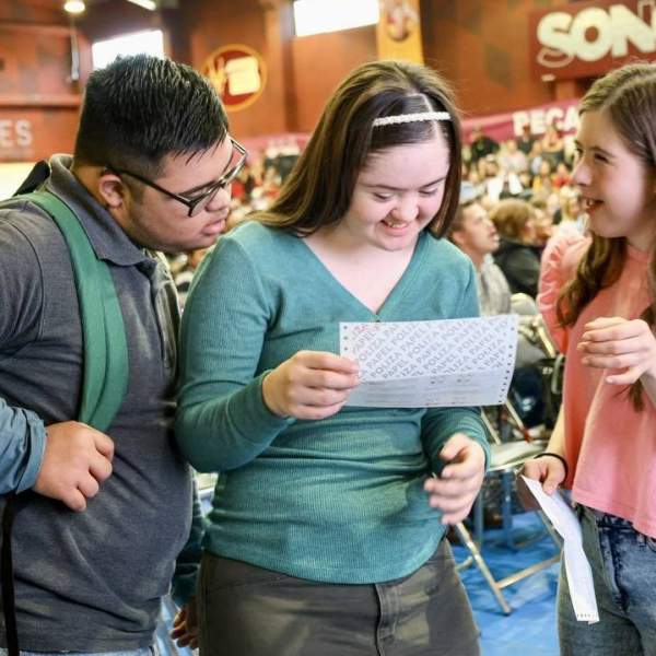 Gobernador Durazo abre convocatoria de Beca-Terapias 2025